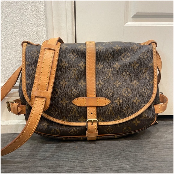 Louis Vuitton Handbags - Authentic LV Louis Vuitton Saumur 30 Monogram Canvas Shoulder Crossbody Bag